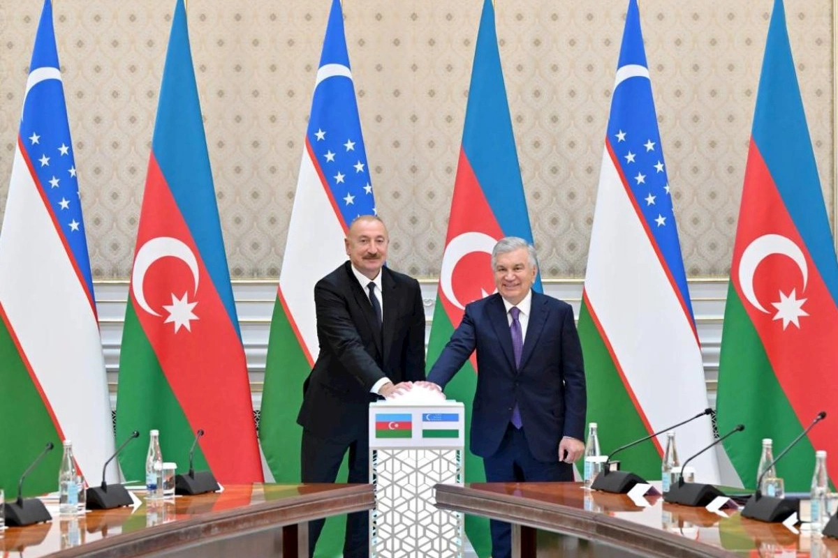 Azərbaycan və Özbəkistan prezidentlərinin iştirakı ilə “ABB Davr” Bank layihəsinin açılışı oldu — FOTOLAR