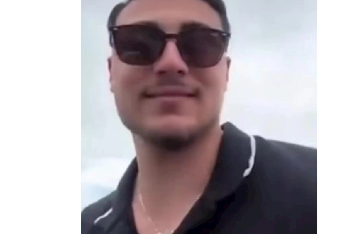 Məzun olma xəbərini anasına çatdırmaq üçün məzarına getdi — VİDEO