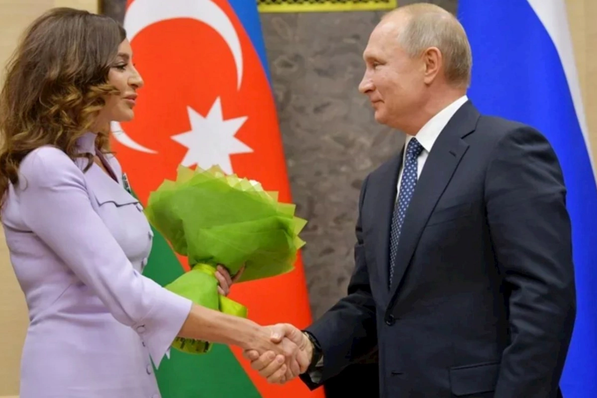 Vladimir Putin Mehriban Əliyevaya təbrik məktubu ünvanlayıb