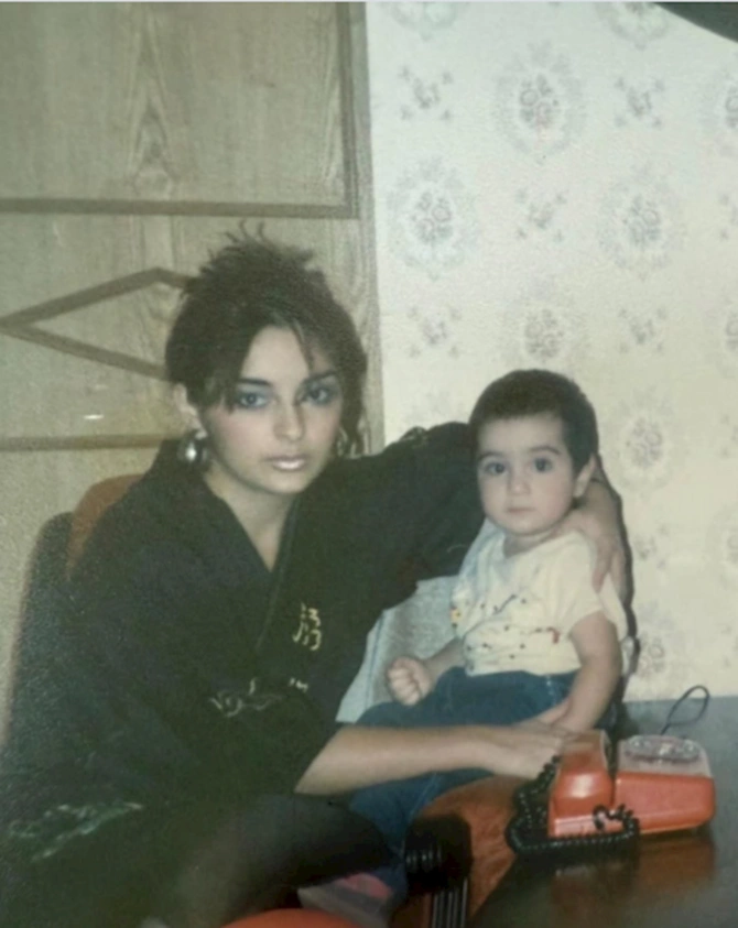 Leyla və Arzu Əliyevalar analarını belə təbrik etdi — FOTOLAR Leyla və Arzu Əliyevalar analarını belə təbrik etdi — FOTOLAR