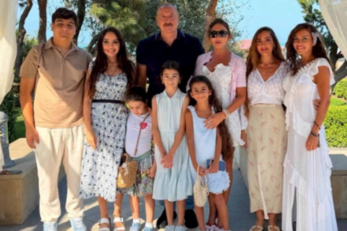Prezident ailəsinin səmimi fotosu