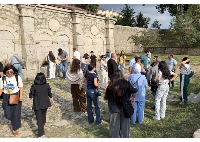 Yerli turizm sənayesi nümayəndələri Qarabağa tanışlıq səfəri ediblər — FOTOLAR Yerli turizm sənayesi nümayəndələri Qarabağa tanışlıq səfəri ediblər — FOTOLAR