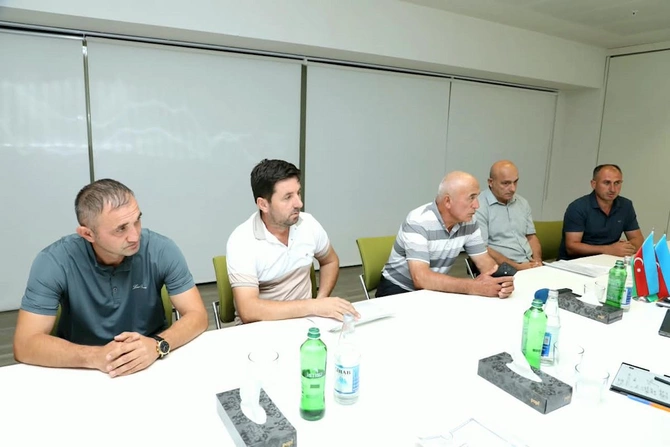 Azər Məmmədov Qaxda vətəndaş qəbulu keçirib — FOTOLAR Azər Məmmədov Qaxda vətəndaş qəbulu keçirib — FOTOLAR