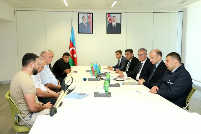 Azər Məmmədov Qaxda vətəndaş qəbulu keçirib — FOTOLAR Azər Məmmədov Qaxda vətəndaş qəbulu keçirib — FOTOLAR