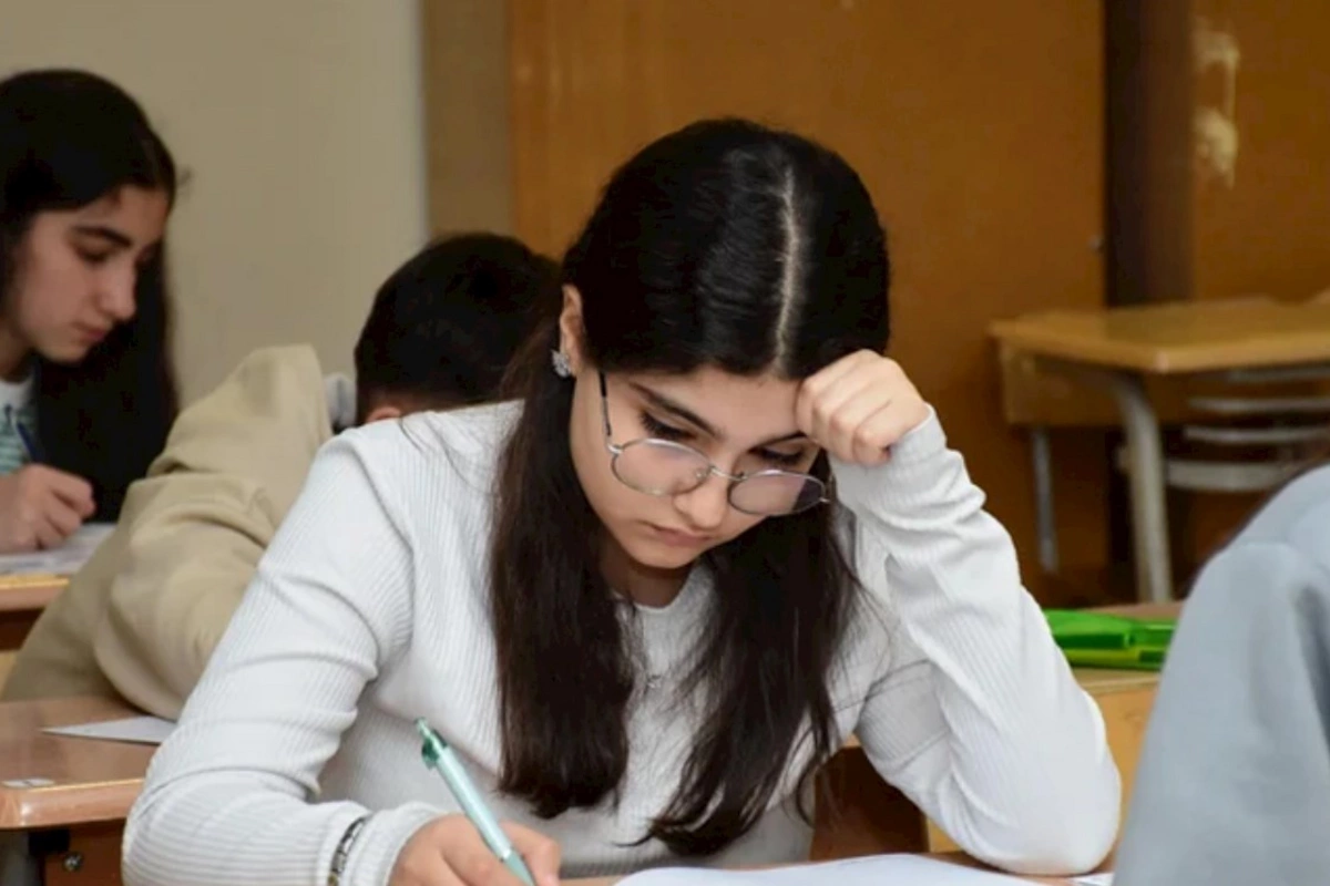 III qrupda boş yerlər yalnız bir ixtisasda qalıb