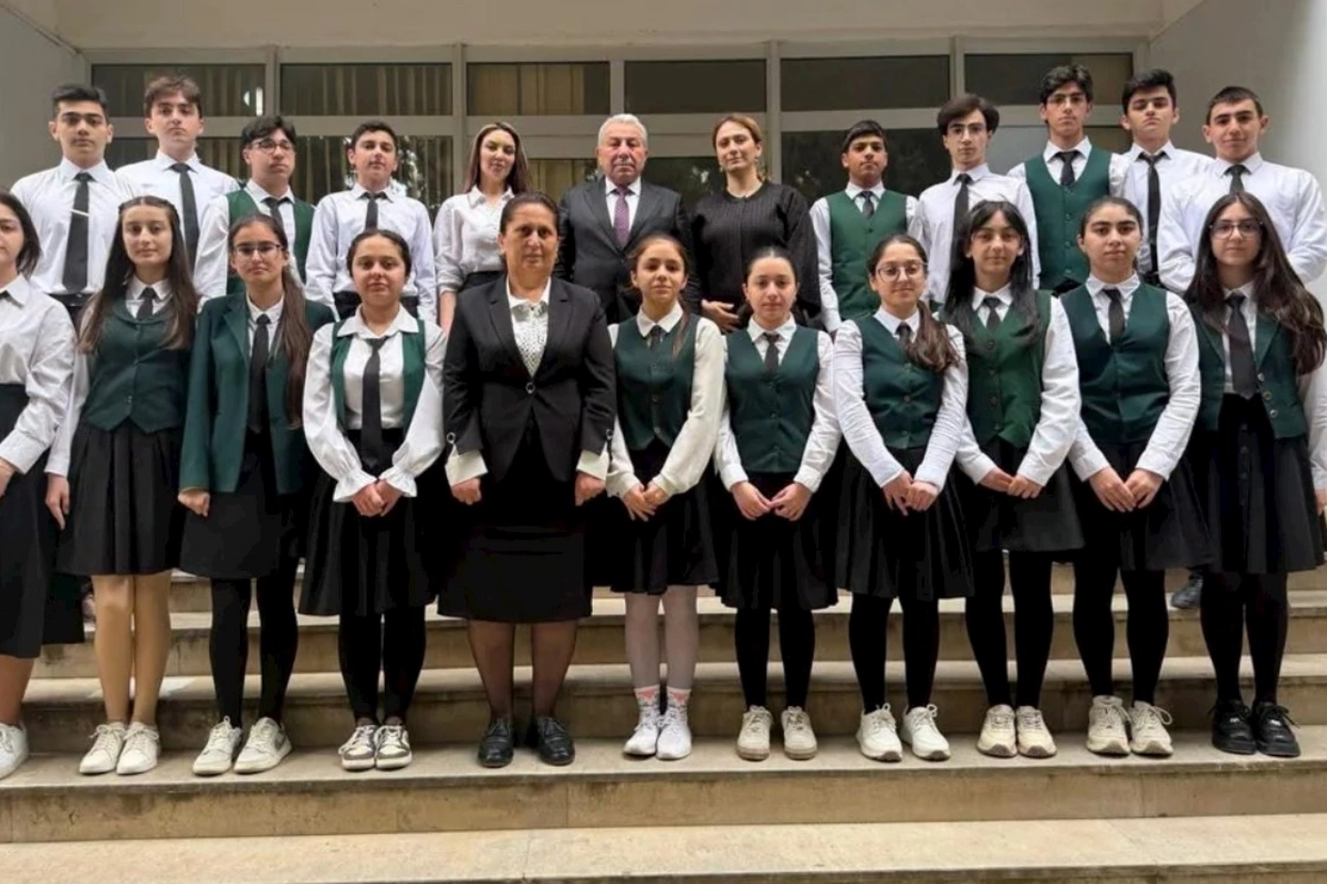 Bir sinifdən 13 nəfər Tibbə qəbul oldu: Məzunlardan biri 700 bal toplayıb