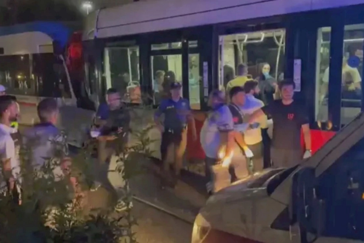 İstanbulda tramvaylar toqquşub, 9 nəfər xəsarət alıb