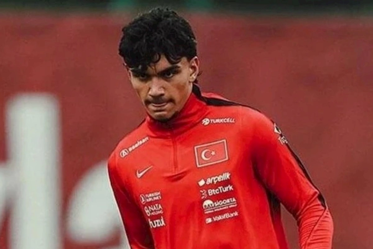 Fənərbağça milli futbolçu ilə danışıqlara başladı
