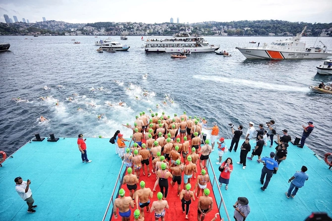 Bosfor Qitələrarası Üzgüçülük Yarışı 38-ci dəfə keçiriləcək — FOTOLAR Bosfor Qitələrarası Üzgüçülük Yarışı 38-ci dəfə keçiriləcək — FOTOLAR