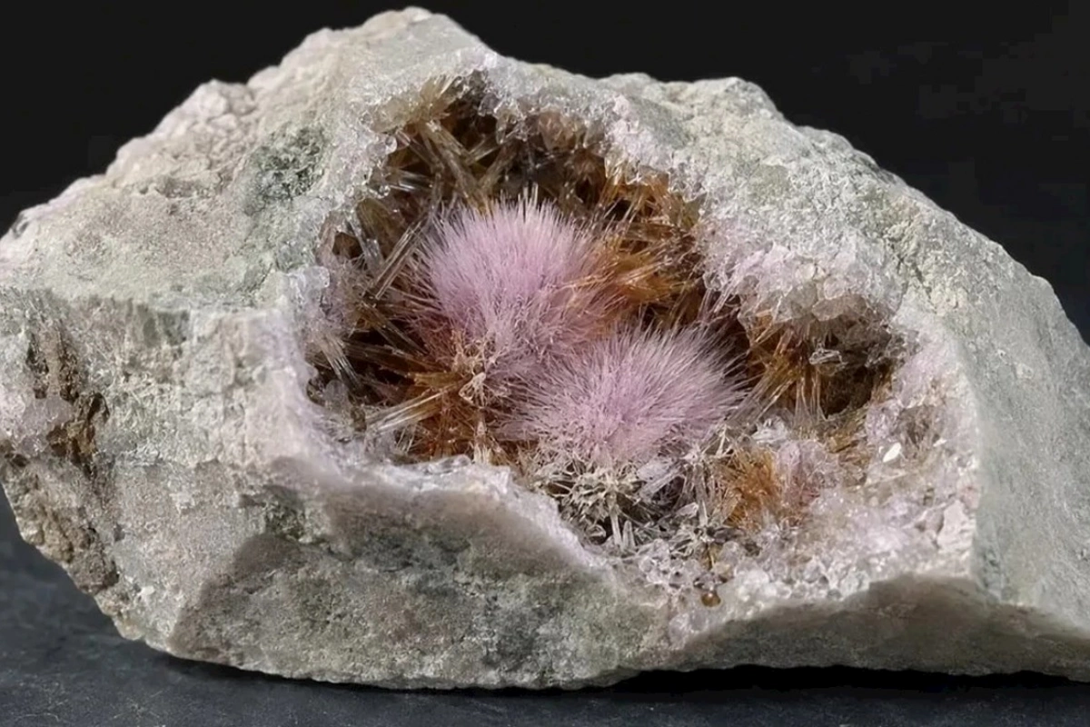 Rusiyada yeni mineral tapıldı: Dəyəri hər millimetr üçün 145 dollara çata bilər