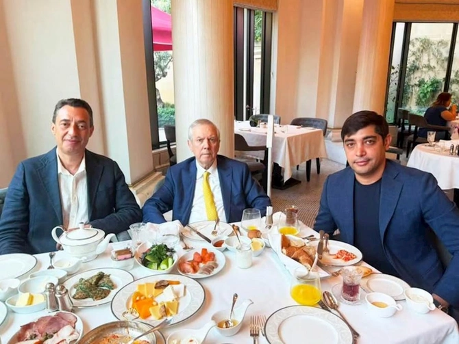 Aziz Yıldırım Bakıya gəldi — FOTOLAR Aziz Yıldırım Bakıya gəldi — FOTOLAR
