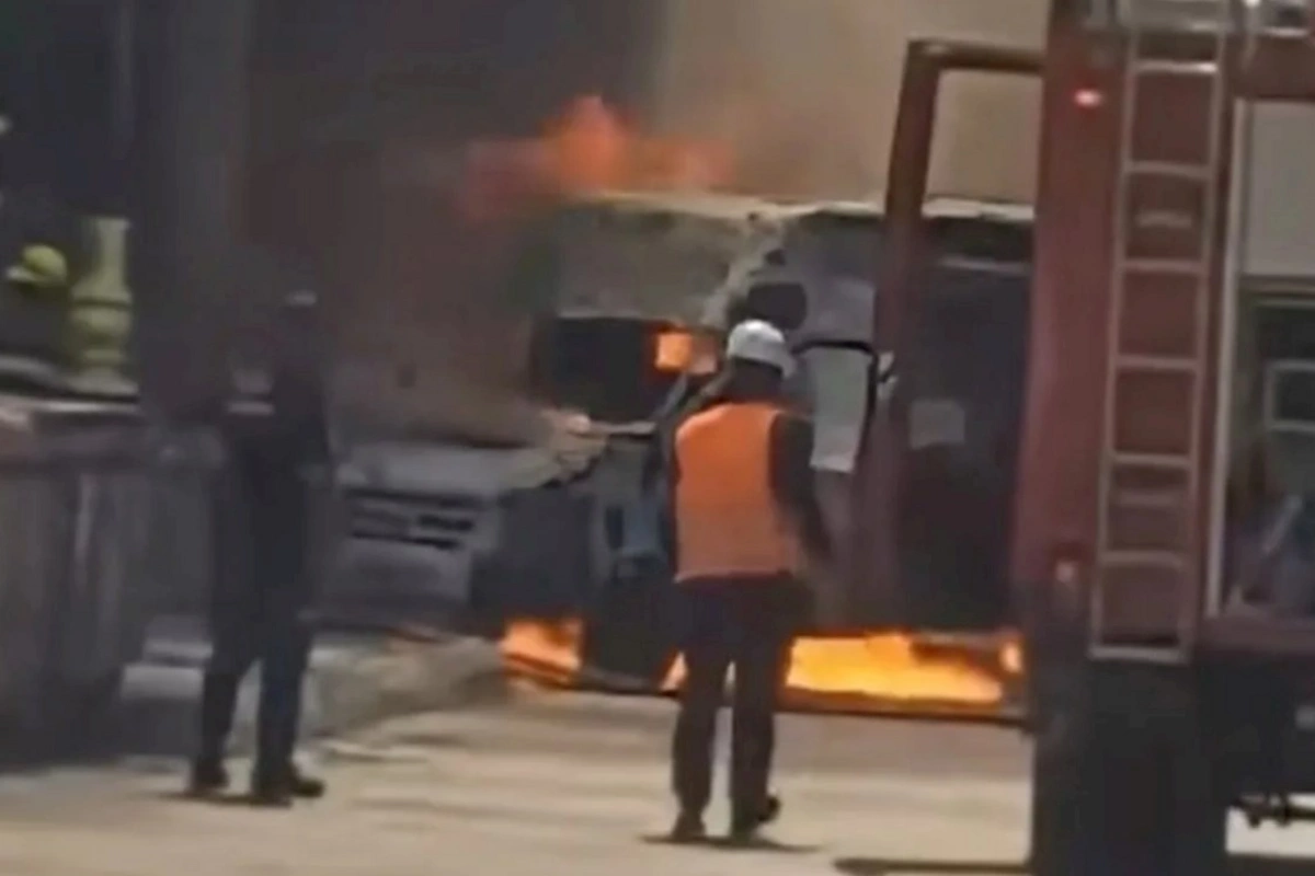 Bakıda Ford yandı