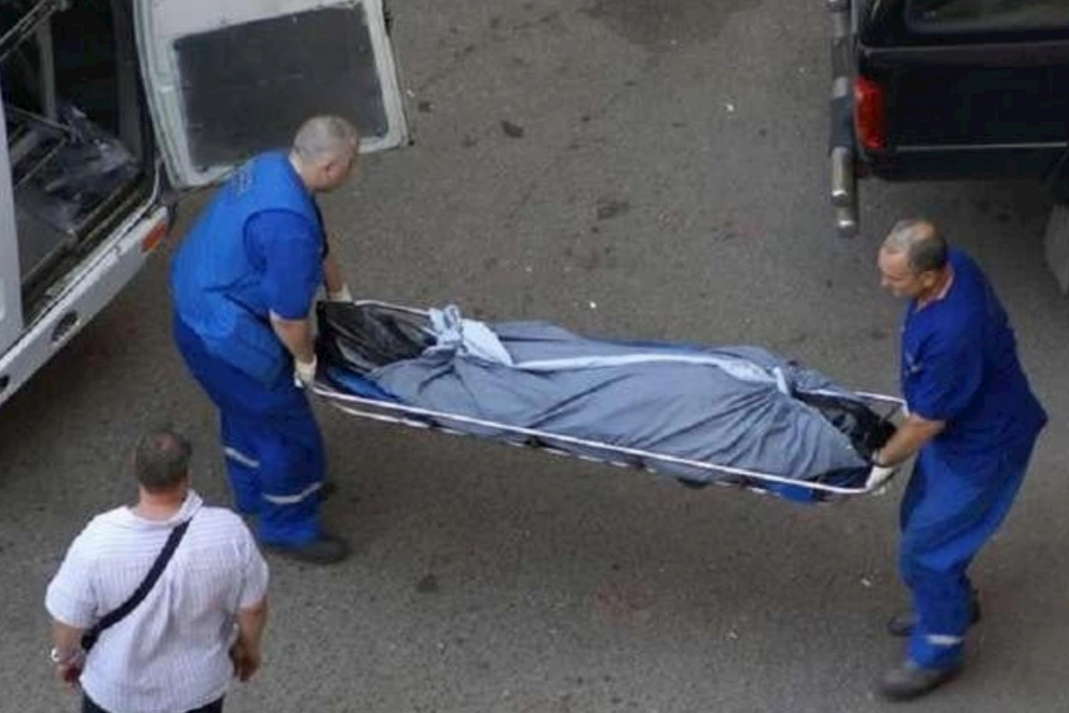 Öncə arvadını, sonra özünü bıçaqladı — Kişi öldü, qadın...