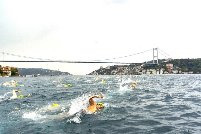 Bosfor Qitələrarası Üzgüçülük Yarışı 38-ci dəfə keçiriləcək — FOTOLAR Bosfor Qitələrarası Üzgüçülük Yarışı 38-ci dəfə keçiriləcək — FOTOLAR