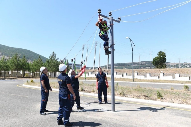 Yeni nəsil energetiklər: Şəbəkənin memarları Ümumrespublika Yarışının 4-cü regional turu keçirilib — FOTOLAR