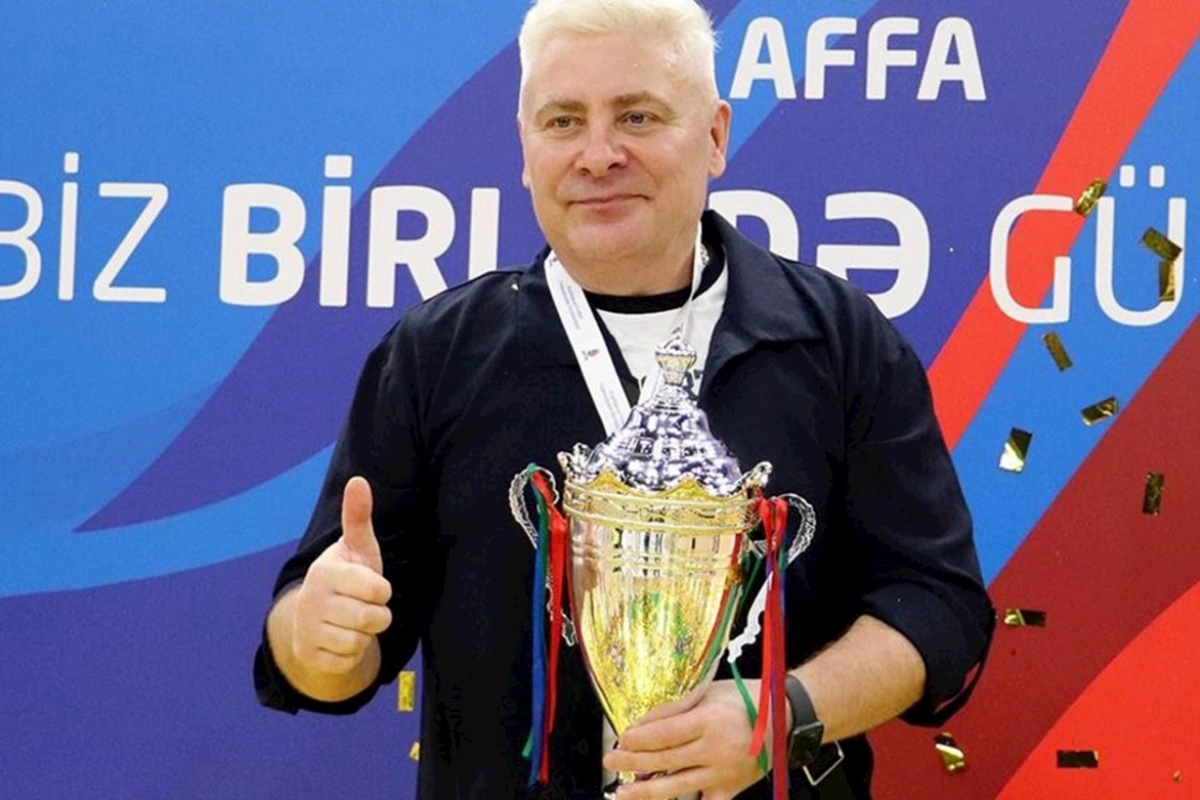 Baş məşqçi vəzifəsindən getdi