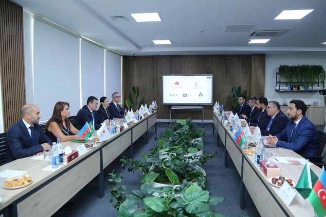 Kənd Təsərrüfatı Nazirliyi ilə Veysəloğlu Şirkətlər Qrupu arasında memorandum imzalanıb — FOTOLAR Kənd Təsərrüfatı Nazirliyi ilə Veysəloğlu Şirkətlər Qrupu arasında memorandum imzalanıb — FOTOLAR