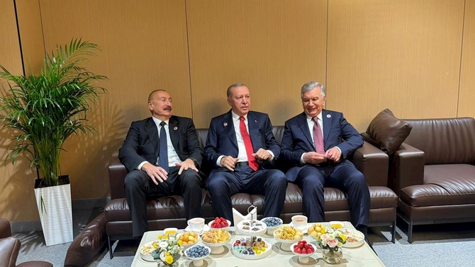 Prezidentlə xanımı Bişkekdə 6-cı Dünya Köçəri Oyunlarının açılış mərasimində iştirak edib — VİDEO/FOTOLAR (YENİLƏNİB) Prezidentlə xanımı Bişkekdə 6-cı Dünya Köçəri Oyunlarının açılış mərasimində iştirak edib — VİDEO/FOTOLAR (YENİLƏNİB)