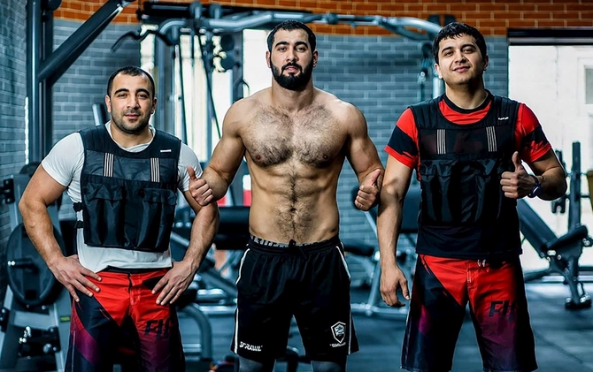11 nəfərlik dəstənin içində dünya çempionu da var — 4 milyon ələ keçirilib