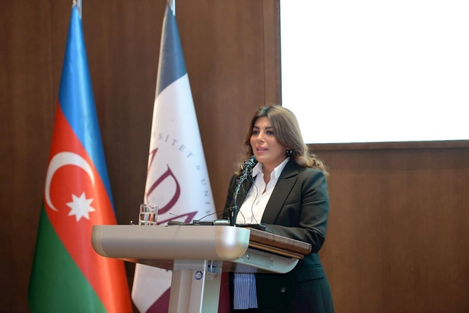 Dövlət Proqramı qalibləri ilə görüş keçirildi — FOTOLAR