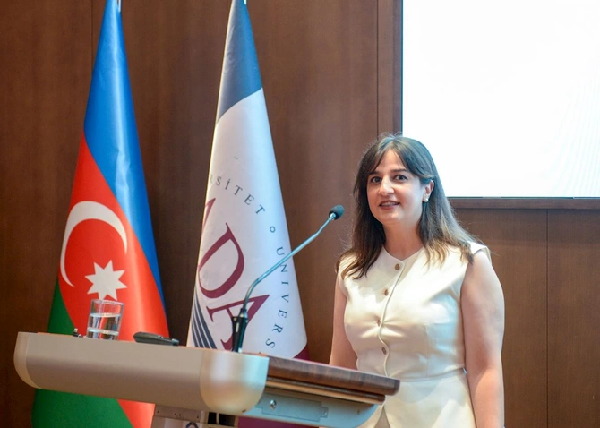 Dövlət Proqramı qalibləri ilə görüş keçirildi — FOTOLAR