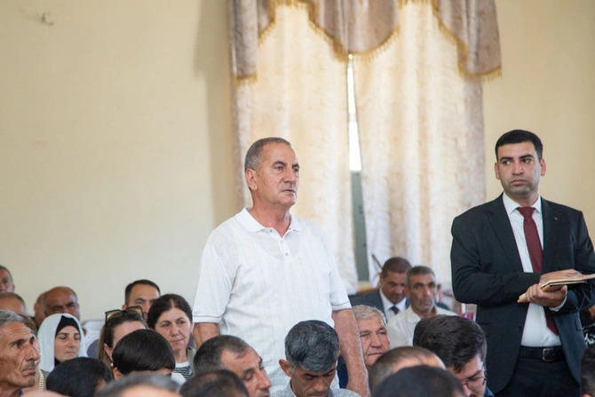 Rüstəm Xəlilov Qarabağlı kəndinin sakinləri ilə görüşdü — FOTOLAR Rüstəm Xəlilov Qarabağlı kəndinin sakinləri ilə görüşdü — FOTOLAR