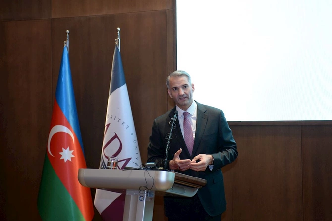 Dövlət Proqramı qalibləri ilə görüş keçirildi — FOTOLAR