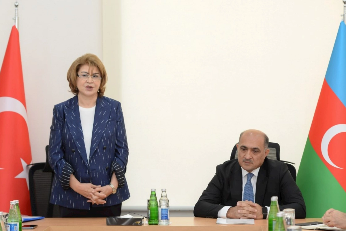 Türkiyə-Azərbaycan Universitetinin ilk rektoru kollektivə təqdim olunub — FOTOLAR