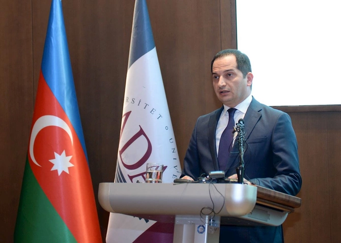 Dövlət Proqramı qalibləri ilə görüş keçirildi — FOTOLAR