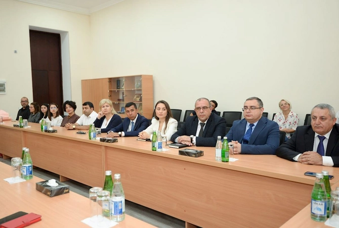 Türkiyə-Azərbaycan Universitetinin ilk rektoru kollektivə təqdim olunub — FOTOLAR Türkiyə-Azərbaycan Universitetinin ilk rektoru kollektivə təqdim olunub — FOTOLAR