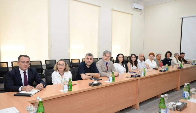 Türkiyə-Azərbaycan Universitetinin ilk rektoru kollektivə təqdim olunub — FOTOLAR Türkiyə-Azərbaycan Universitetinin ilk rektoru kollektivə təqdim olunub — FOTOLAR