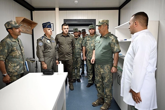 Hava Hücumundan Müdafiə bölmələrində yeni hərbi obyektlərə baxış keçirildi — VİDEO/FOTOLAR Hava Hücumundan Müdafiə bölmələrində yeni hərbi obyektlərə baxış keçirildi — VİDEO/FOTOLAR
