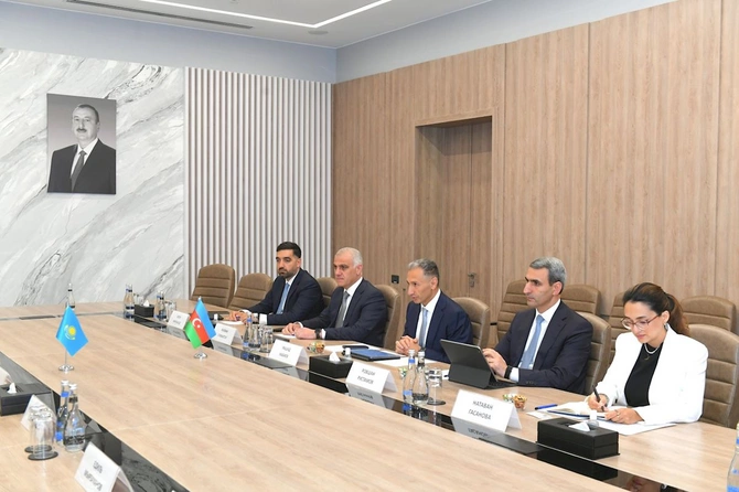 Nazir Qazaxıstanın Prezident Administrasiyası rəhbərinin müavini ilə görüşdü — FOTOLAR Nazir Qazaxıstanın Prezident Administrasiyası rəhbərinin müavini ilə görüşdü — FOTOLAR