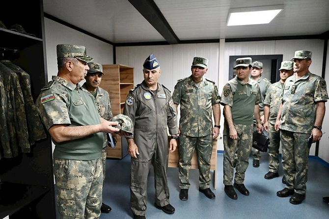 Hava Hücumundan Müdafiə bölmələrində yeni hərbi obyektlərə baxış keçirildi — VİDEO/FOTOLAR Hava Hücumundan Müdafiə bölmələrində yeni hərbi obyektlərə baxış keçirildi — VİDEO/FOTOLAR