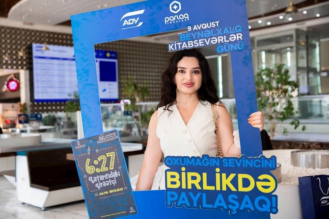 ADY Beynəlxalq Kitabsevərlər Gününü sərnişinlərlə birlikdə qeyd etdi — FOTOLAR