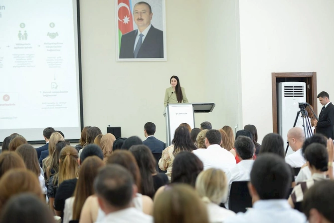 Özəl məktəbəqədər təhsil müəssisələrinin nümayəndələri ilə maliyyələşmə müsabiqəsi ilə bağlı görüş keçirilib — FOTOLAR