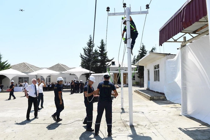 Yeni nəsil energetiklər: Şəbəkənin memarları Ümumrespublika Yarışının regional turuna start verilib — VİDEO/FOTOLAR Yeni nəsil energetiklər: Şəbəkənin memarları Ümumrespublika Yarışının regional turuna start verilib — VİDEO/FOTOLAR