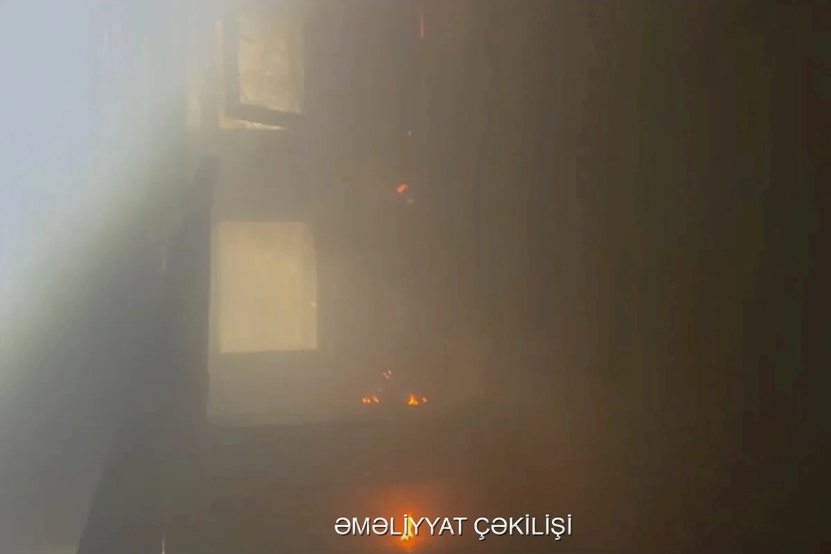 Sumqayıtda yaşayış binasında YANĞIN: Sakinlər təxliyə edildi — VİDEO