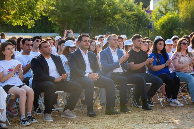 “Yay Fest 2026”nın “Müasir şəhərlər və texnologiya” düşərgəsi başa çatıb — FOTOLAR