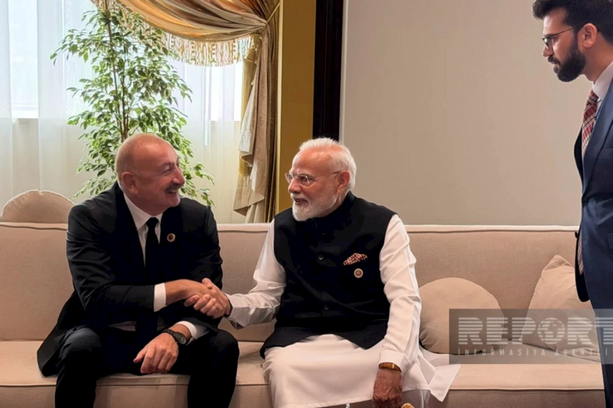 İlham Əliyev Bişkekdə Narenda Modi ilə görüşüb — FOTO