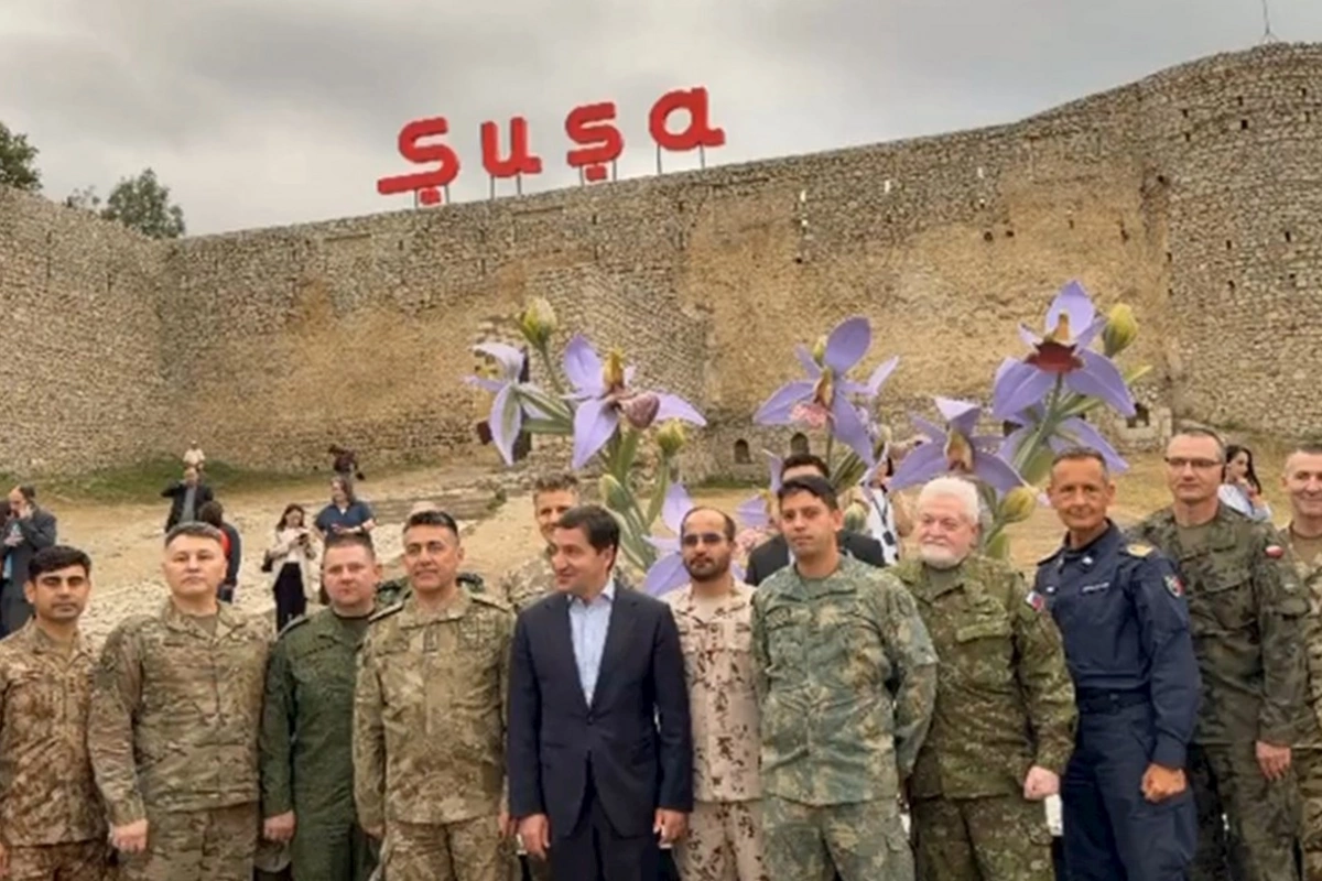 Xarici diplomatlar Şuşa qala divarlarında — VİDEO