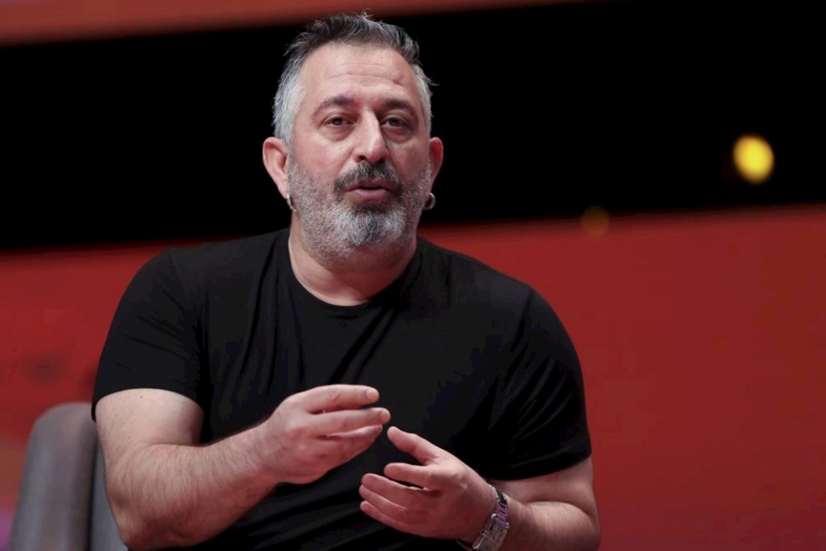 Cem Yılmazın son halı — FOTO