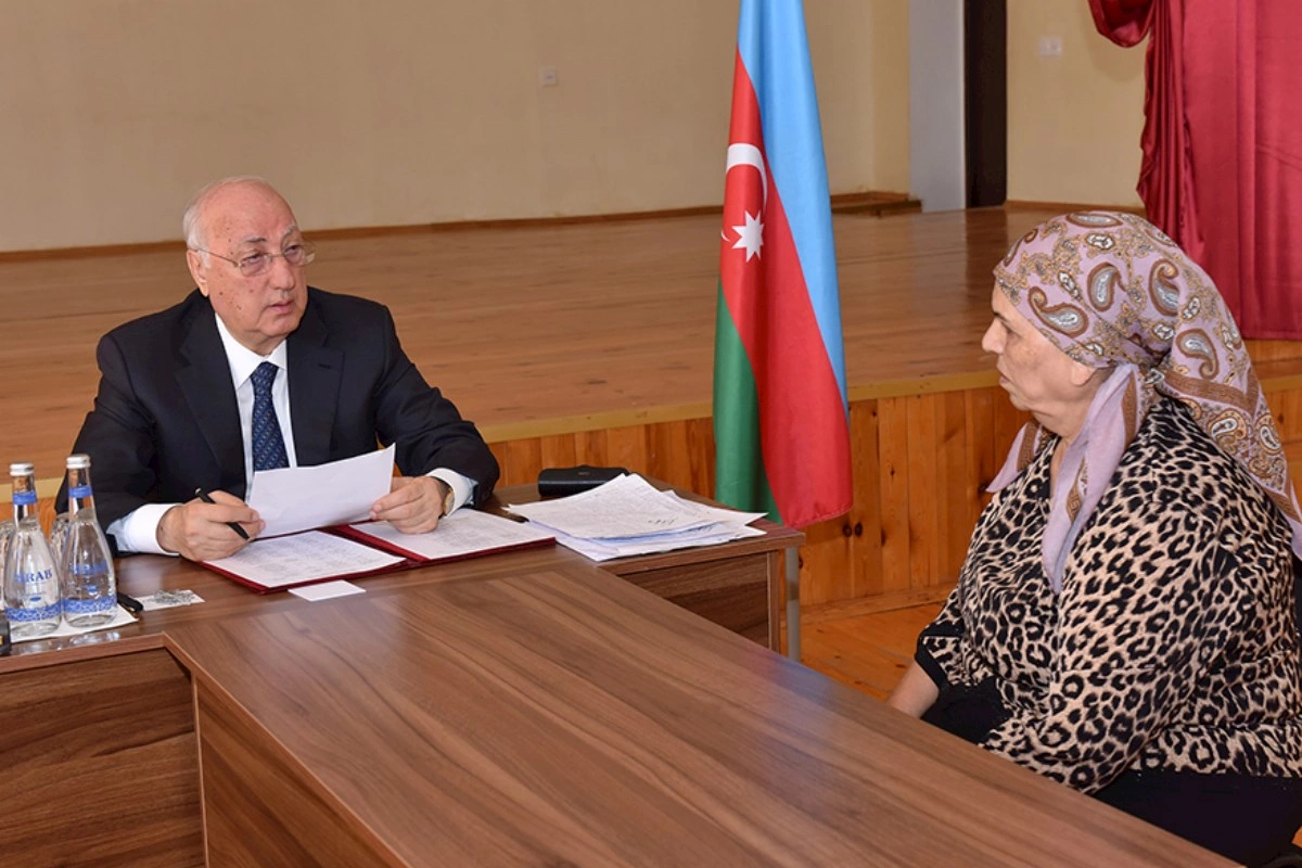 Zakir Fərəcov Corat qəsəbəsində səyyar qəbul keçirdi — FOTOLAR