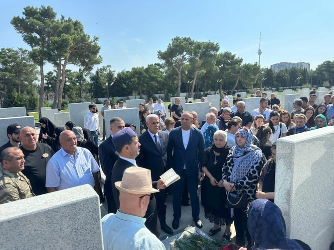Şəhid Səbuhi Əhmədovun məzarı ziyarət olundu — FOTOLAR
