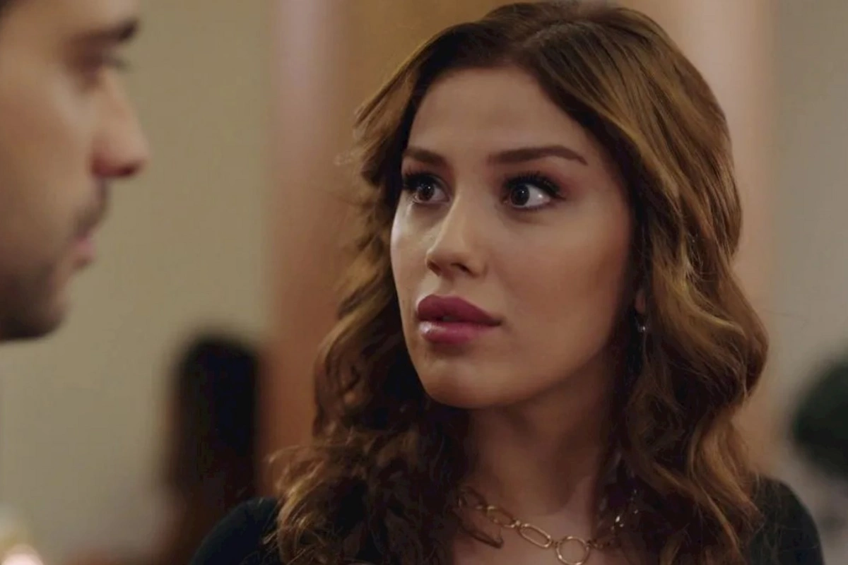 “Kızılcık Şerbeti”nin Aylini nişanlandı — FOTOLAR