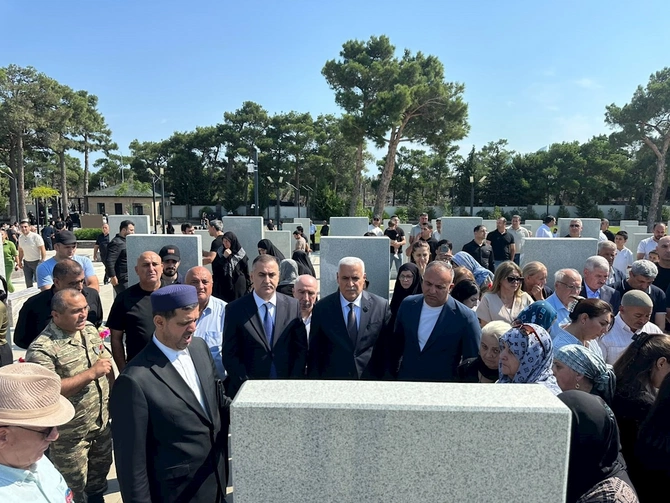 Şəhid Səbuhi Əhmədovun məzarı ziyarət olundu — FOTOLAR