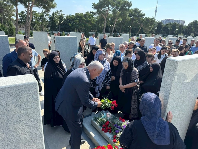 Şəhid Səbuhi Əhmədovun məzarı ziyarət olundu — FOTOLAR