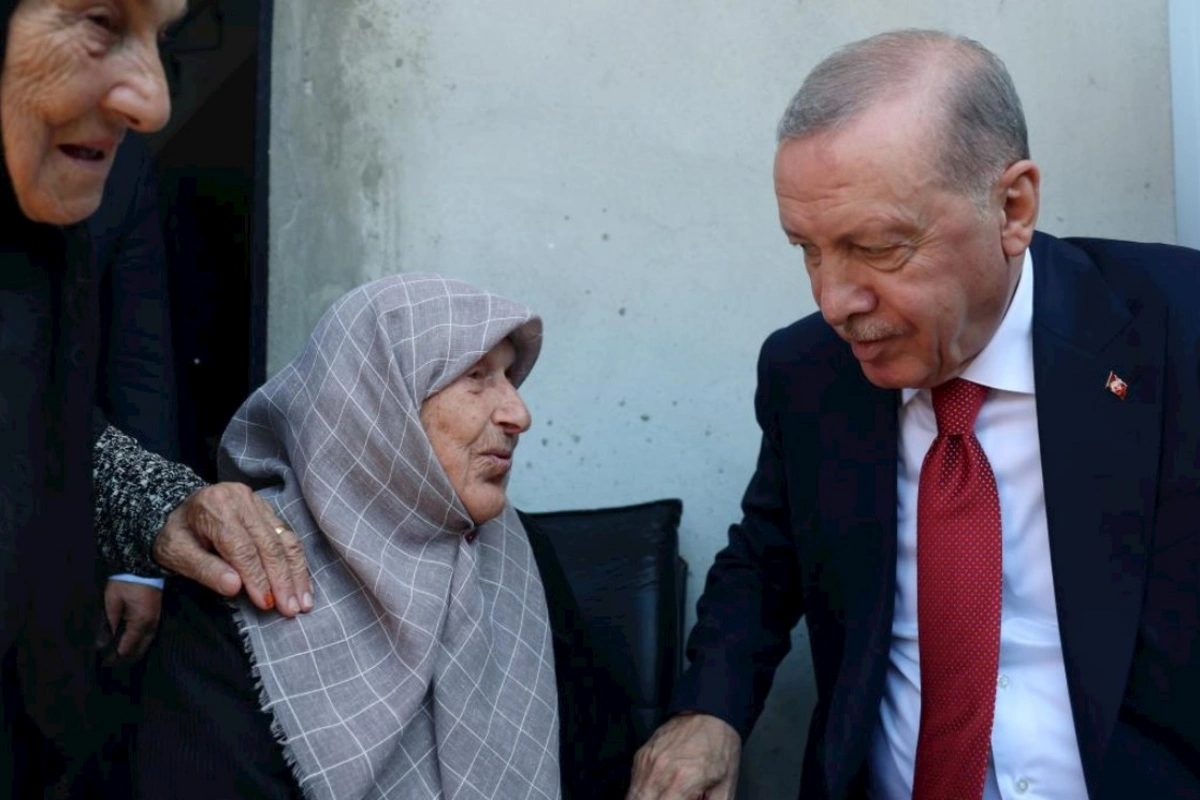 Ərdoğan anadan olduğu Rizəyə getdi — FOTOLAR