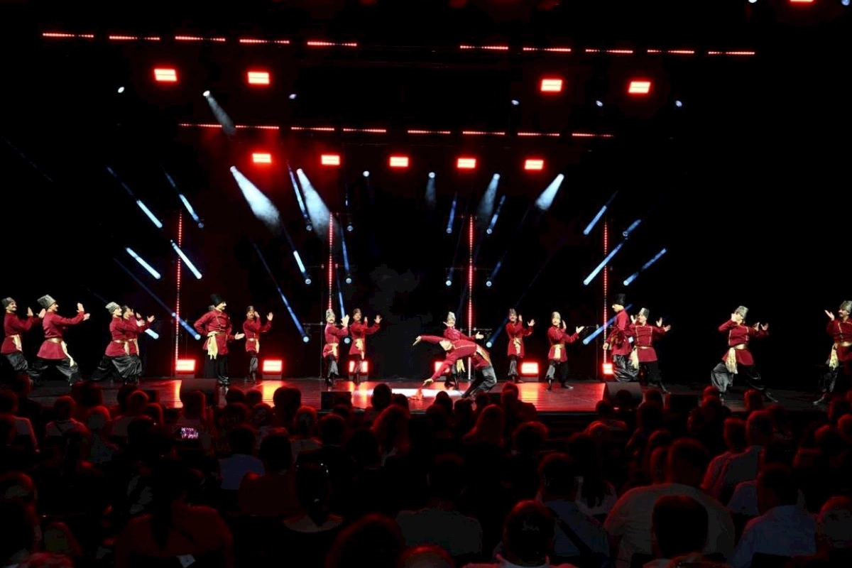 Milli rəqs sənətimizin Montrö festivalında təntənəsi — VİDEO