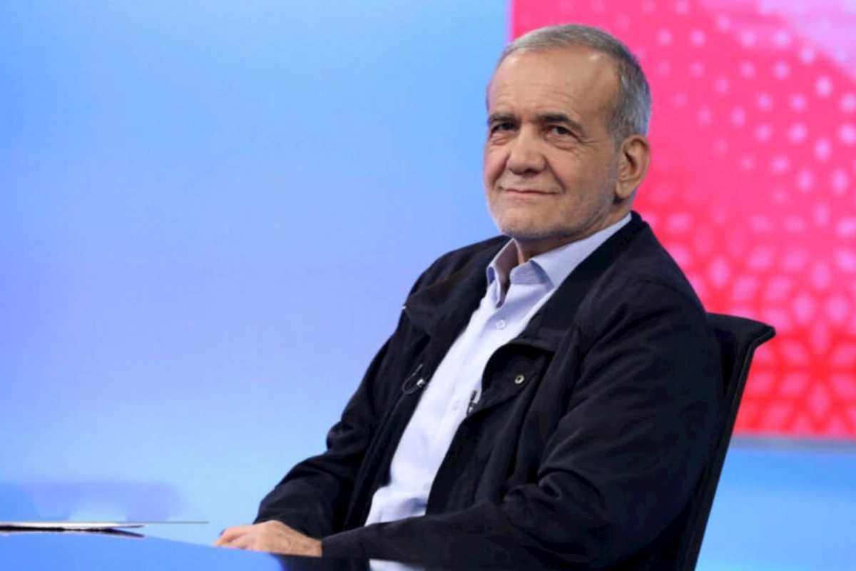 Pezeşkian çıxış etdi, o dayanmadan çərəz yedi — VİDEO